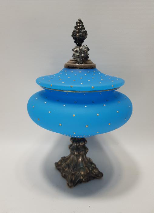 OSMANLI DÖNEMİ GÜMÜŞ AYAKLI VE APLİKLİ MAVİ OPAL BONBONİYER