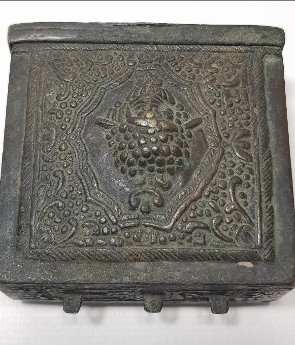 OSMANLI DÖNEMİ KABARTMA İŞÇİLİKLİ BRONZ ÇAPUTLUK