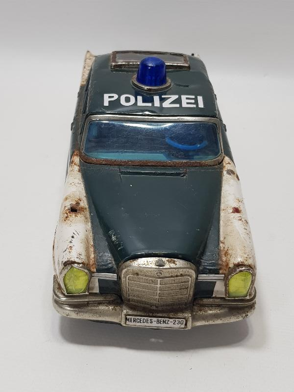 TENEKE OYUNCAK MERCEDES POLİS ARABASI 