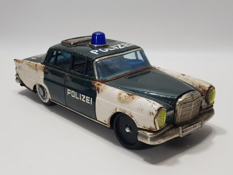 TENEKE OYUNCAK MERCEDES POLİS ARABASI 