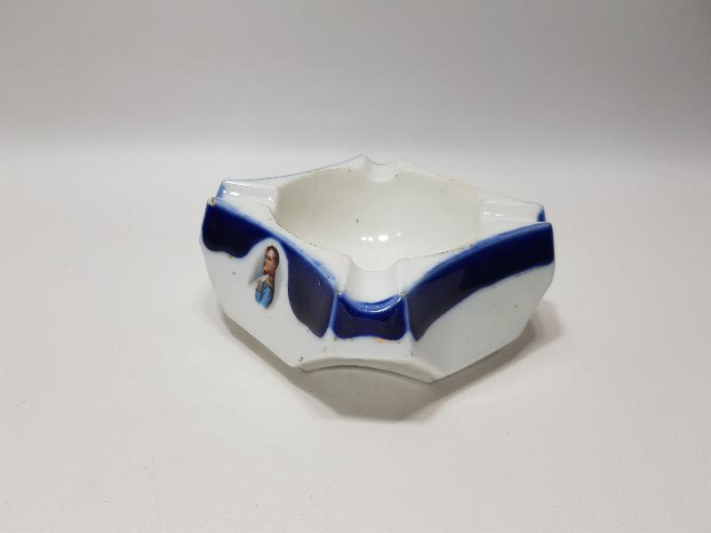 1900'LERDEN NAPOLYON RESİMLİ PORSELEN KÜL TABLASI 