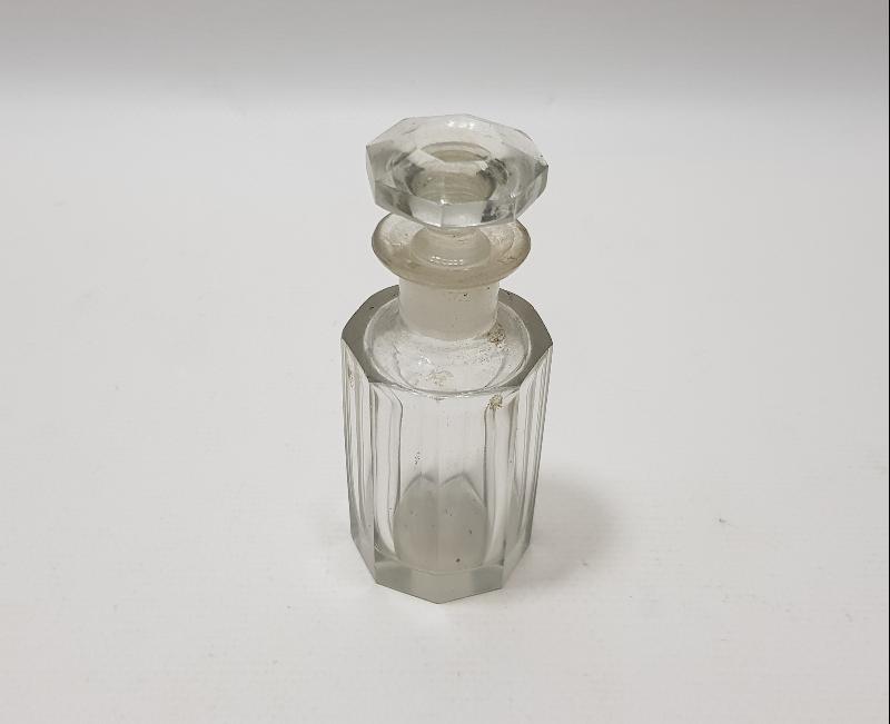 OSMANLI DÖNEMİ KESME KRİSTAL PARFÜM ŞİŞESİ