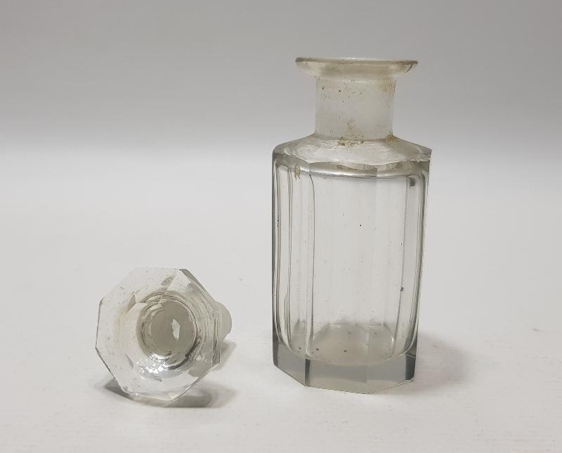 OSMANLI DÖNEMİ KESME KRİSTAL PARFÜM ŞİŞESİ