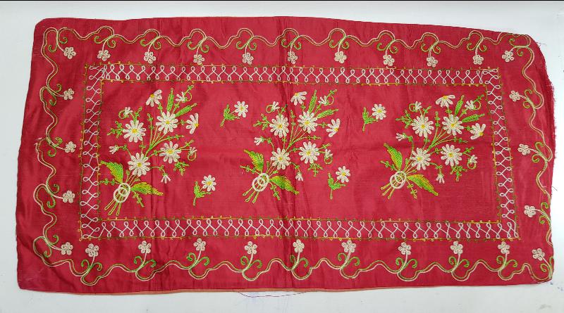 OSMANLI DÖNEMİ SUZENİ İŞLEMELİ İPEK YASTIK ÖRTÜSÜ