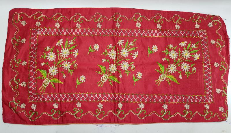 OSMANLI DÖNEMİ SUZENİ İŞLEMELİ İPEK YASTIK ÖRTÜSÜ