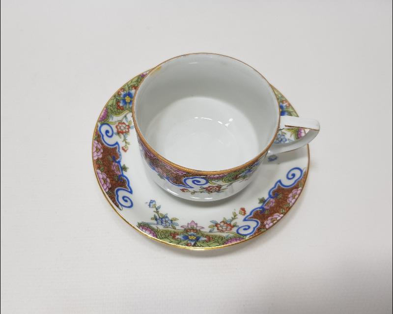 OSMANLICA DAMGALI KUZNETSOV ÇAY FİNCANI