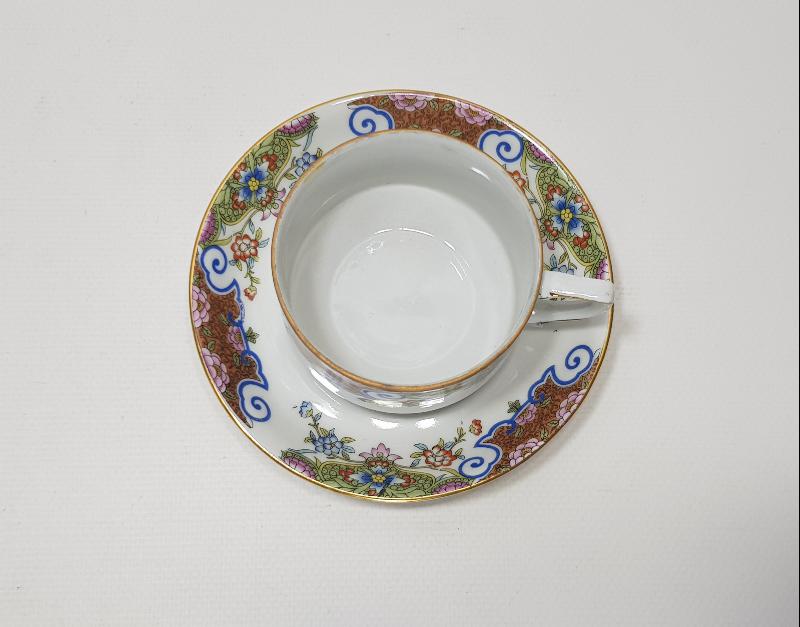 OSMANLICA DAMGALI KUZNETSOV ÇAY FİNCANI