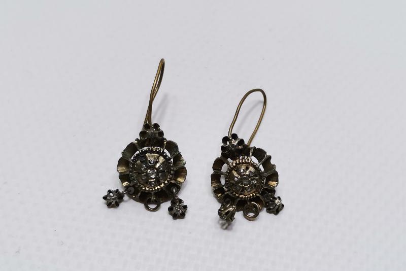 OSMANLI DÖNEMİ GÜL MODELİ ELMAS KÜPE