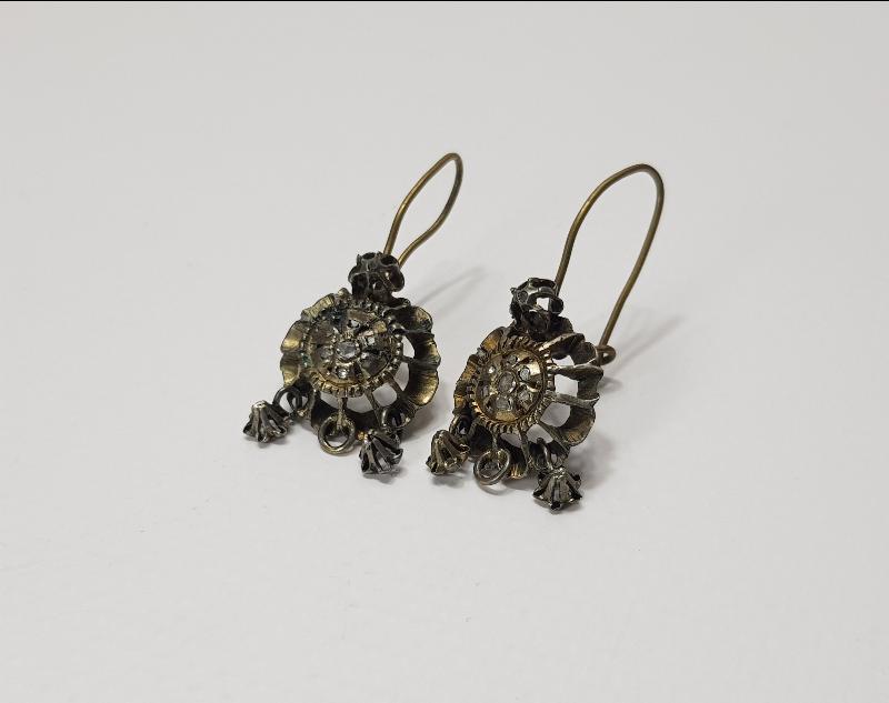 OSMANLI DÖNEMİ GÜL MODELİ ELMAS KÜPE