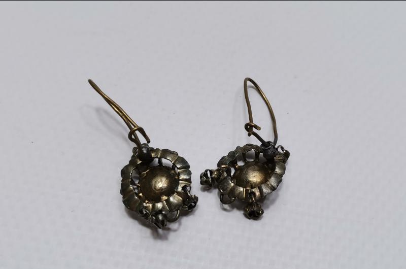 OSMANLI DÖNEMİ GÜL MODELİ ELMAS KÜPE