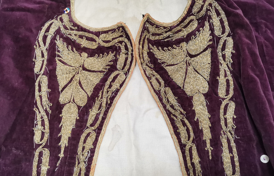 GÜMÜŞ SIRMA İŞÇİLİKLİ OSMANLI DÖNEMİ KADİFE CEPKEN