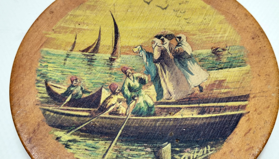 OSMANLI DÖNEMİ SALTANAT KAYIĞINDA CARİYELER KONULU SANATÇI İMZALI AHŞAP TABLO