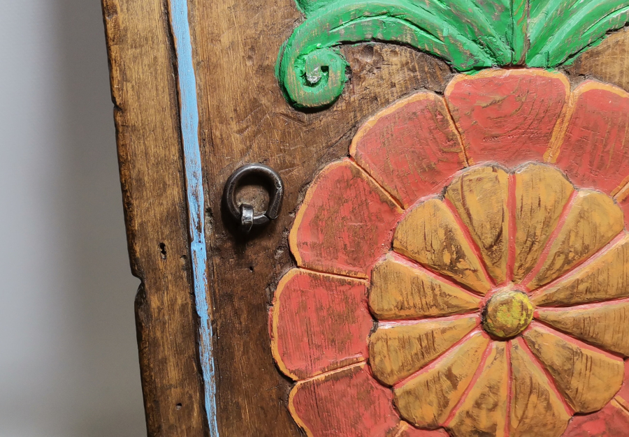 OSMANLI DÖNEMİ TAMAMI EL OYMA İŞÇİLİKLİ AHŞAP DOLAP KAPAĞI