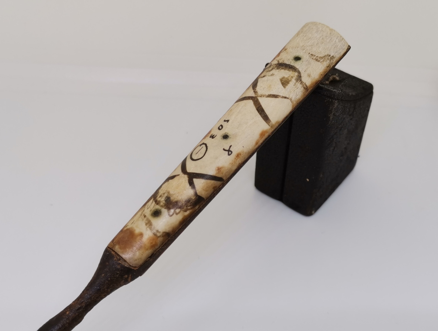 OSMANLI DÖNEMİ ÜZERİ RUMCA YAZILI NADİR ÇATAL