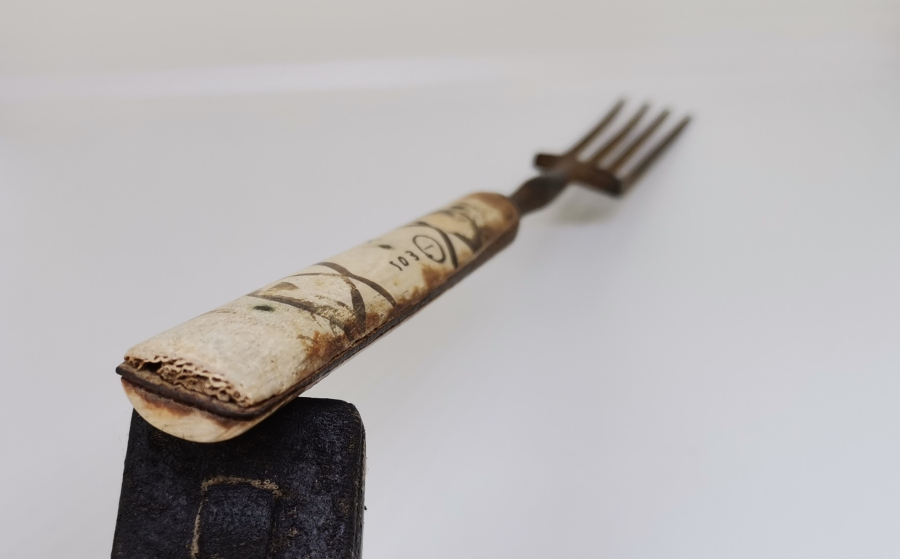 OSMANLI DÖNEMİ ÜZERİ RUMCA YAZILI NADİR ÇATAL