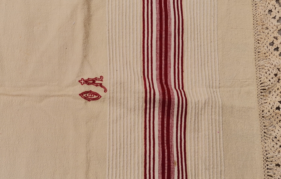 OSMANLI DÖNEMİ ÜZERİNDE RUMCA İNİSİYAL BULUNAN BÜYÜK BOY HAVLU