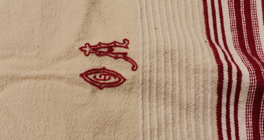 OSMANLI DÖNEMİ ÜZERİNDE RUMCA İNİSİYAL BULUNAN BÜYÜK BOY HAVLU