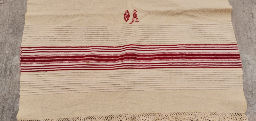 OSMANLI DÖNEMİ ÜZERİNDE RUMCA İNİSİYAL BULUNAN BÜYÜK BOY HAVLU