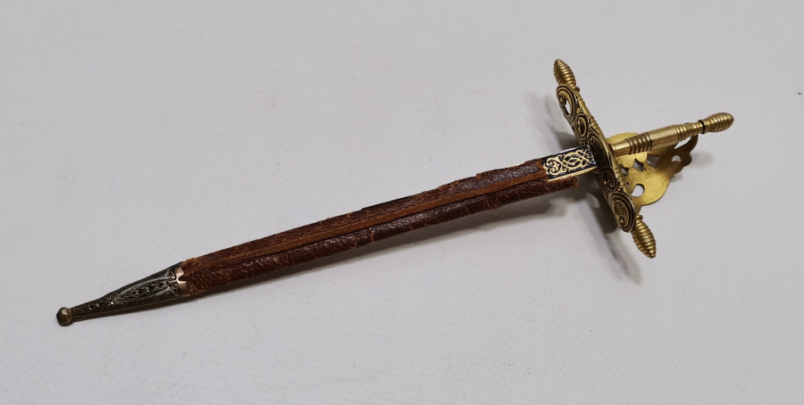 TOLEDO YAPIMI ORJİNAL KININDA ANTİKA ZARF AÇACAĞI