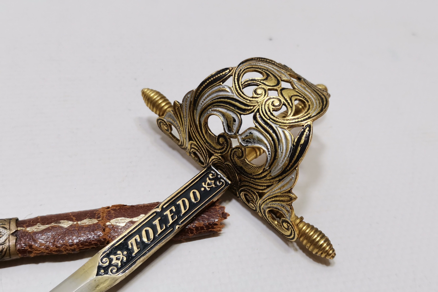 TOLEDO YAPIMI ORJİNAL KININDA ANTİKA ZARF AÇACAĞI