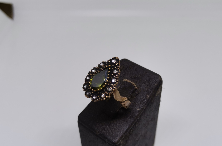 ELMAS TAŞLI DAMLA MODEL YÜZÜK