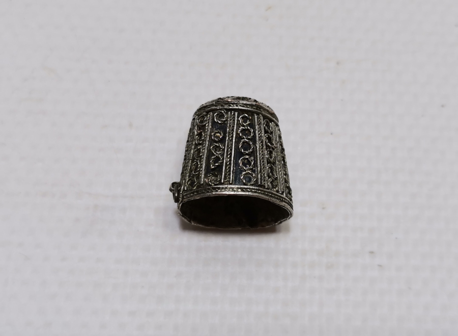 OSMANLI DÖNEMİ GÜHERSE İŞÇİLİKLİ 2 ADET GÜMÜŞ TERZİ YÜKSÜĞÜ