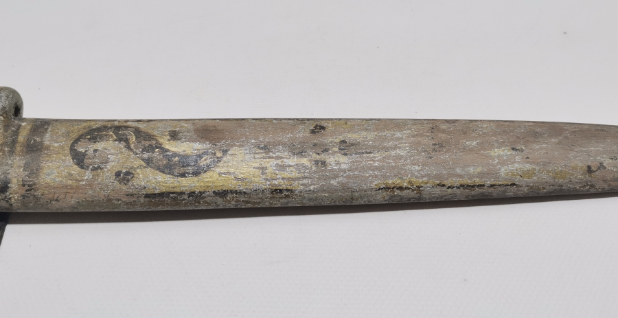 OSMANLI DÖNEMİ ÜZERİ KÖK BOYALI ÇOK NADİR ÇERKES KAMASI FORMUNDA YAPILMIŞ AHŞAP OYUNCAK