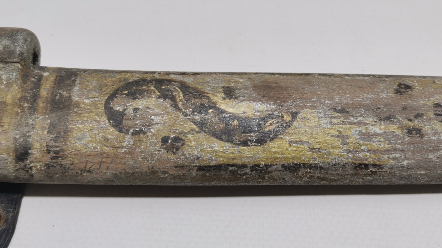 OSMANLI DÖNEMİ ÜZERİ KÖK BOYALI ÇOK NADİR ÇERKES KAMASI FORMUNDA YAPILMIŞ AHŞAP OYUNCAK