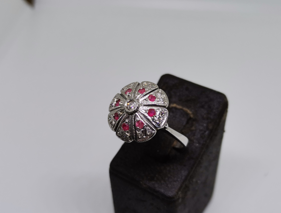 ŞEMSİYE ÇİÇEĞİ MODELİ PIRLANTA TAŞLI YÜZÜK