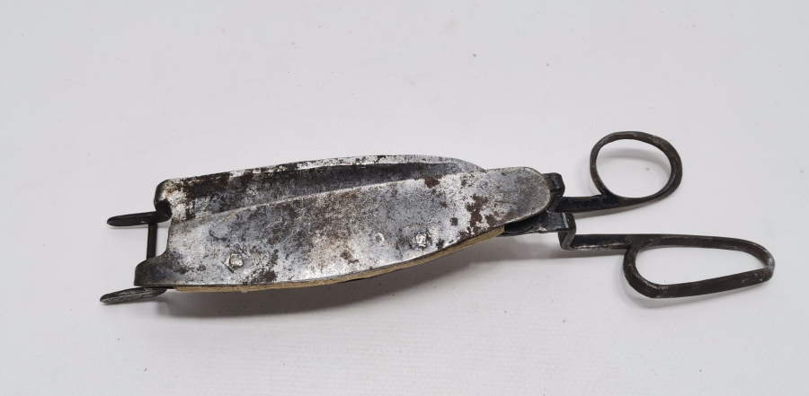 ÜZERİ OSMANLICA DAMGALI ÇOK NADİR HEREKE İŞİ HALI MAKASI