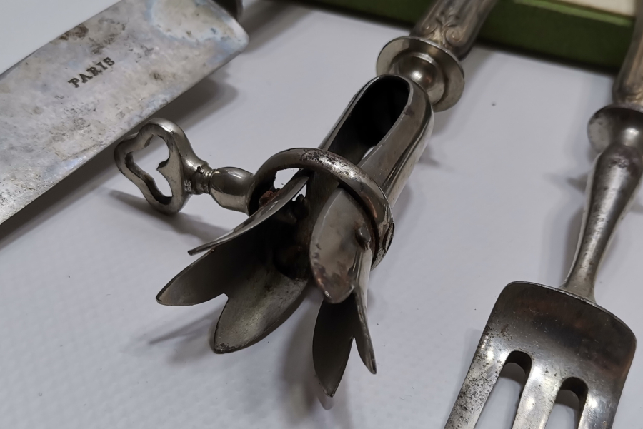 1900 BAŞLARI ORJİNAL KUTUSUNDA BÜYÜK BOY SERVİS ÇATAL BIÇAĞI