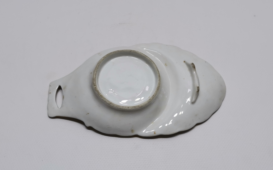 ALTIN VARAKLI ANTİKA PORSELEN İKRAMLIK