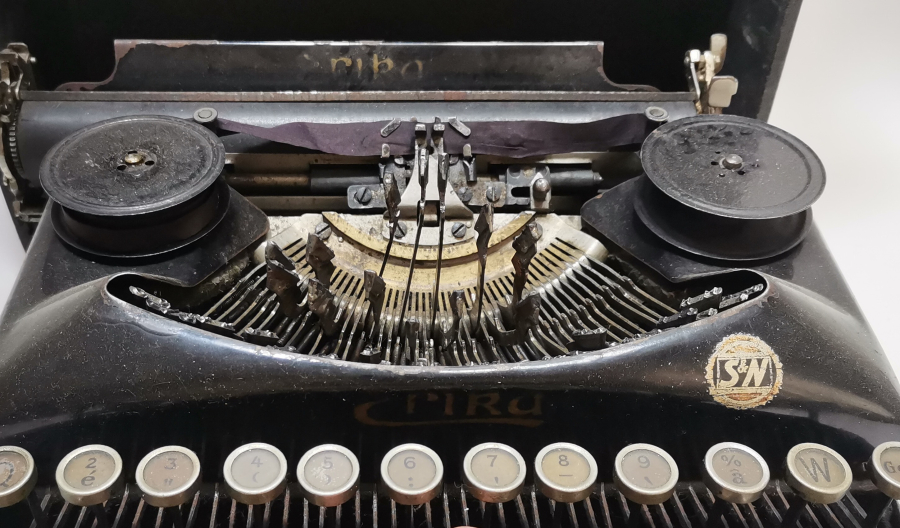 CUMHURİYET BAŞLARI ANTİKA KATİP DAKTİLOSU