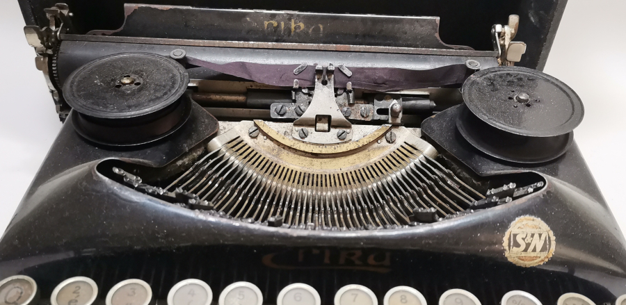 CUMHURİYET BAŞLARI ANTİKA KATİP DAKTİLOSU