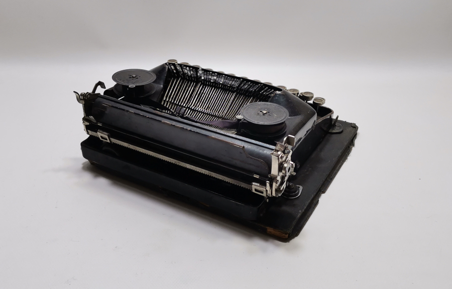 CUMHURİYET BAŞLARI ANTİKA KATİP DAKTİLOSU