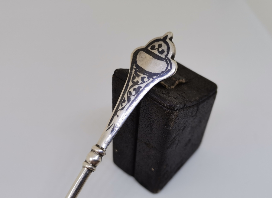 ORAK ÇEKİÇ DAMGALI SOVYET RUSYA YAPIMI SAVATLI GÜMÜŞ KAŞIK