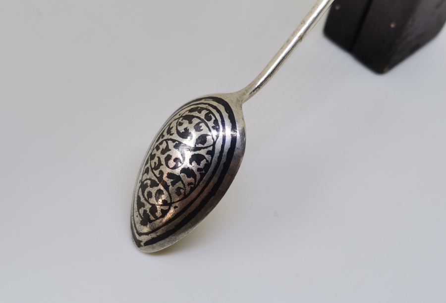 ORAK ÇEKİÇ DAMGALI SOVYET RUSYA YAPIMI SAVATLI GÜMÜŞ KAŞIK