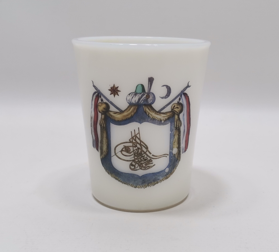 ÜZERİNDE OSMANLI DEVLET ARMASI VE TUĞRA ABDÜLHAMİD HAN DÖNEMİ OPAL BARDAK