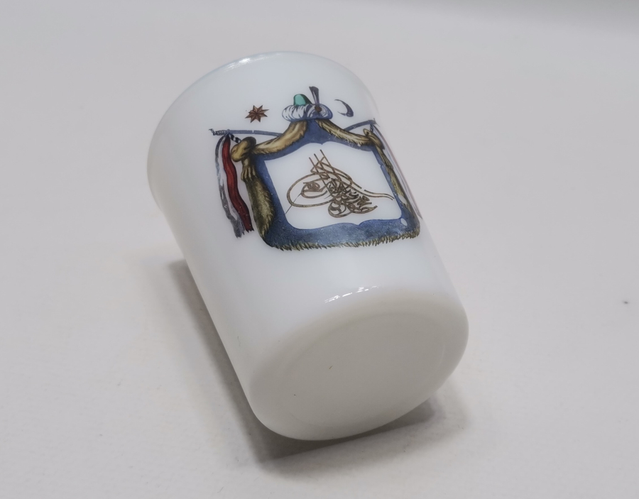 ÜZERİNDE OSMANLI DEVLET ARMASI VE TUĞRA ABDÜLHAMİD HAN DÖNEMİ OPAL BARDAK