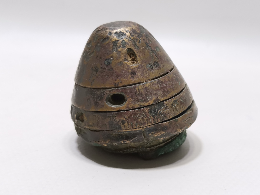 1. DÜNYA SAVAŞI DÖNEMİ ÜZERİ OSMANLICA YAZILI TOP MERMİSİ BAŞLIĞI