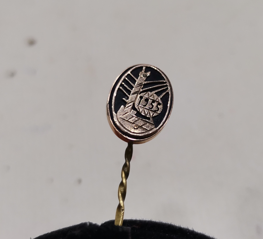 EĞİTİM TARİHİ - 1955 TARİHLİ ALTIN YAKA İĞNESİ