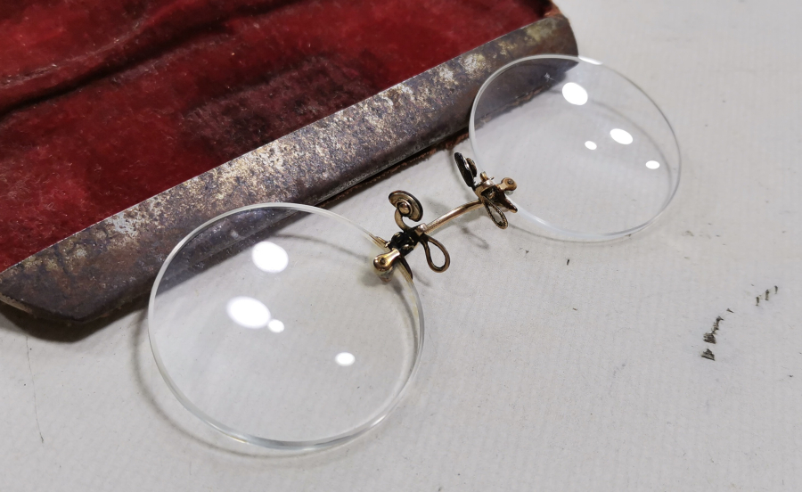 OSMANLI DÖNEMİ KUTUSUNDA TÜCCAR GÖZLÜĞÜ