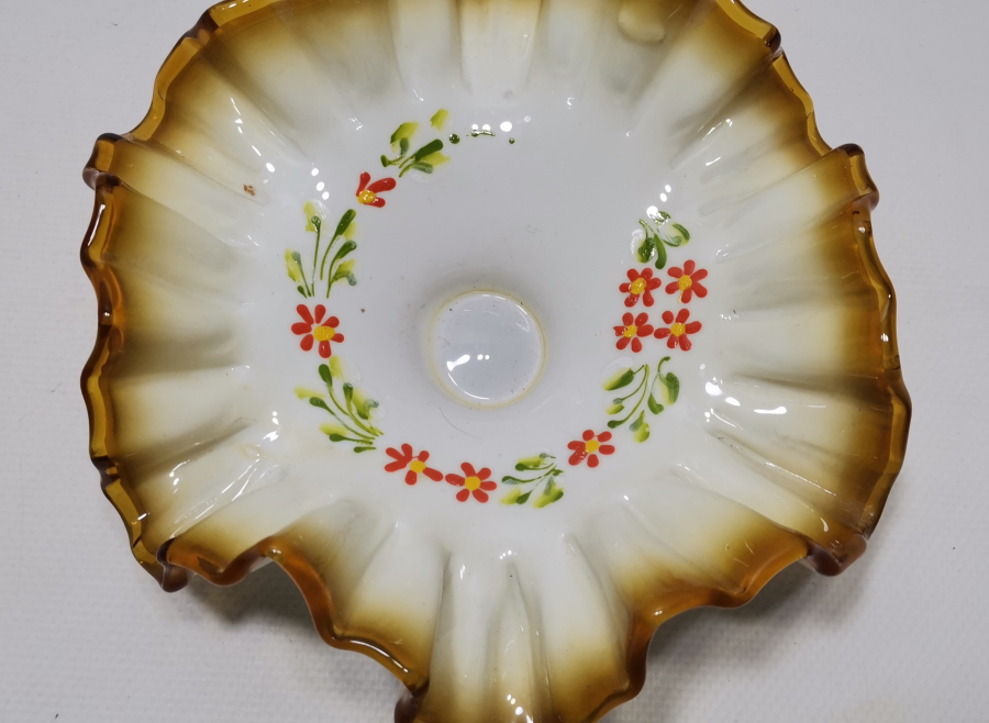 TAMAMI EL BOYAMA İŞÇİLİKLİ KOPARMA CAMDAN MAMUL LOKUMLUK