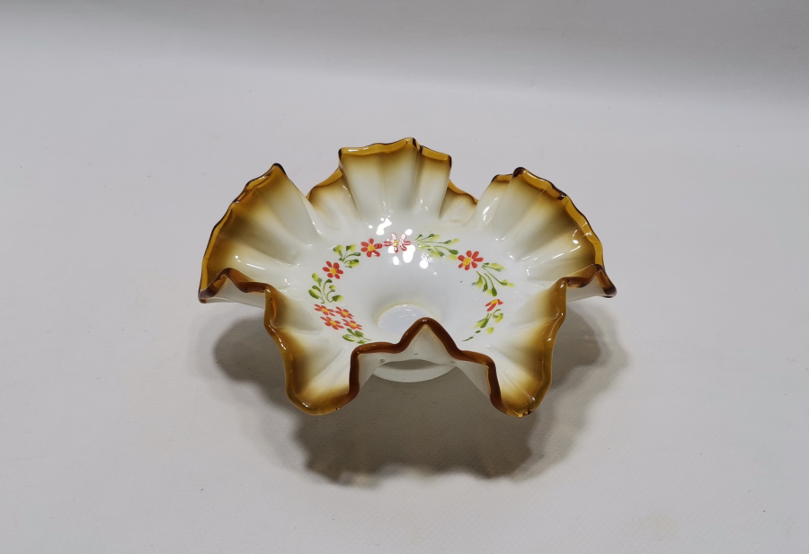 TAMAMI EL BOYAMA İŞÇİLİKLİ KOPARMA CAMDAN MAMUL LOKUMLUK