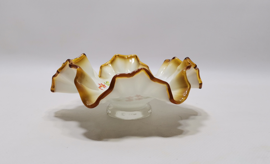 TAMAMI EL BOYAMA İŞÇİLİKLİ KOPARMA CAMDAN MAMUL LOKUMLUK