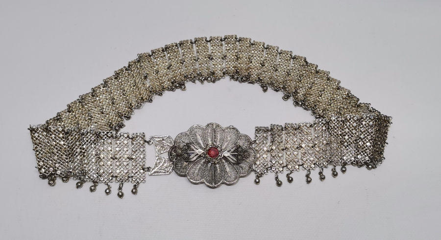 TELKARİ İŞÇİLİKLİ VE GÜMÜŞ KAPLAMA ANTİKA GELİN KEMERİ