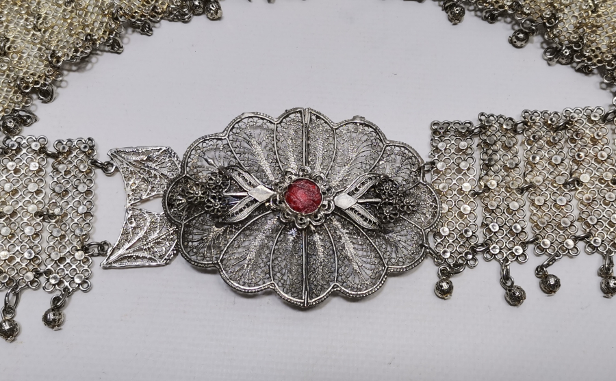 TELKARİ İŞÇİLİKLİ VE GÜMÜŞ KAPLAMA ANTİKA GELİN KEMERİ