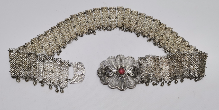 TELKARİ İŞÇİLİKLİ VE GÜMÜŞ KAPLAMA ANTİKA GELİN KEMERİ