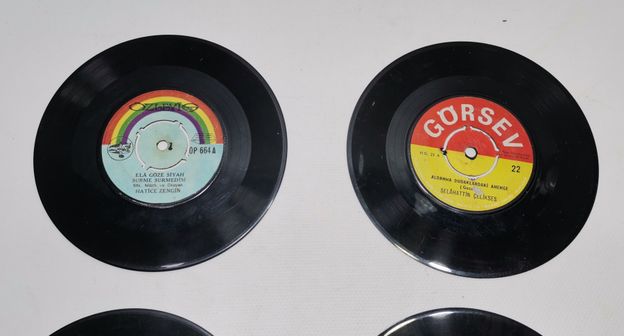 4 ADET ANTİKA 45 LİK PLAK