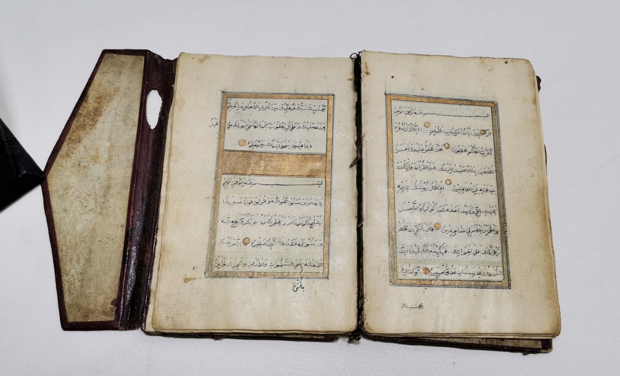 thumbOSMANLI DÖNEMİ ALTIN TEZHİPLİ EL YAZMA ENAM-I ŞERİF